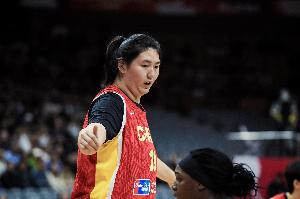 宫鲁鸣谈张子宇：女篮比赛攻防次数越来越多 对她来说是个考验